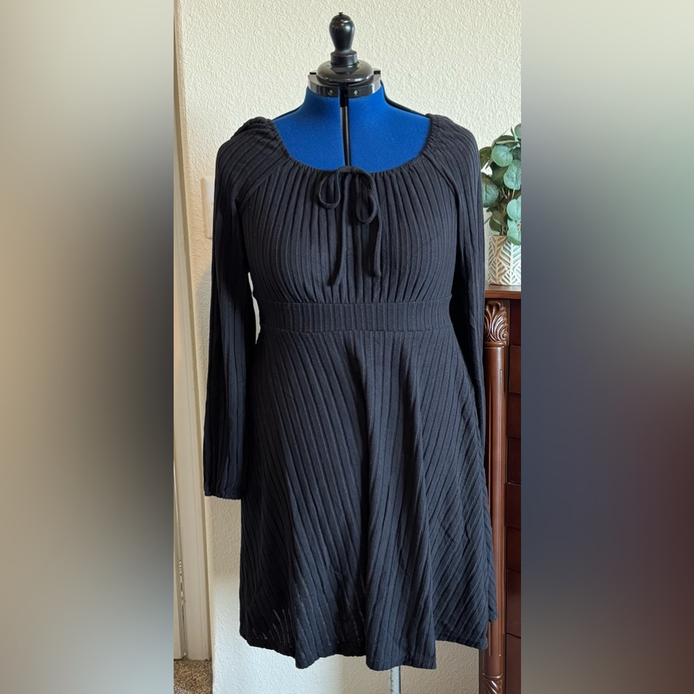 NWOT SHEIN MOOSTA Plus Knot
Front Lantern Sleeve Dress - Picture 2 of 6